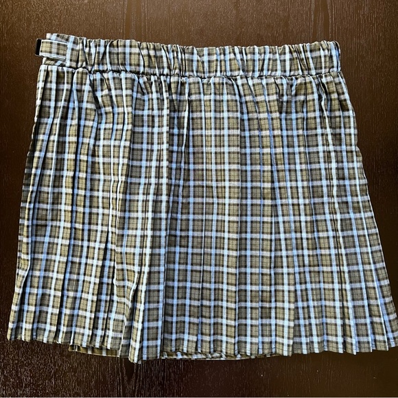 Pleated skirt - Picture 1 of 3